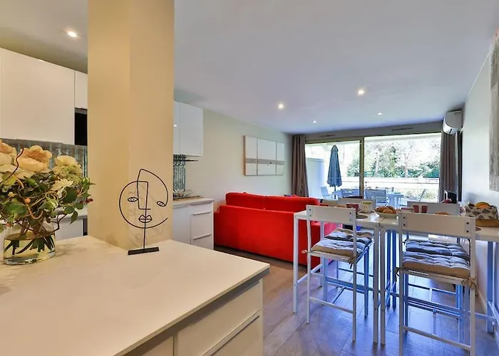 Apartman Centre St Tropez - Gd 2 Pieces, Piscine Et Parking *