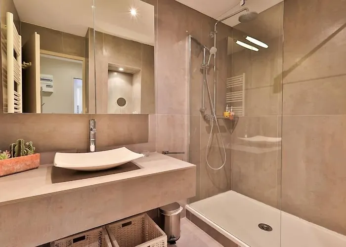 Centre St Tropez - Gd 2 Pieces, Piscine Et Parking * Saint-Tropez