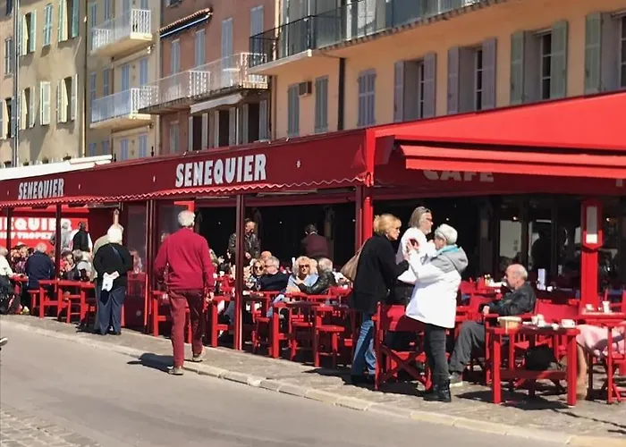 Centre St Tropez - Gd 2 Pieces, Piscine Et Parking *