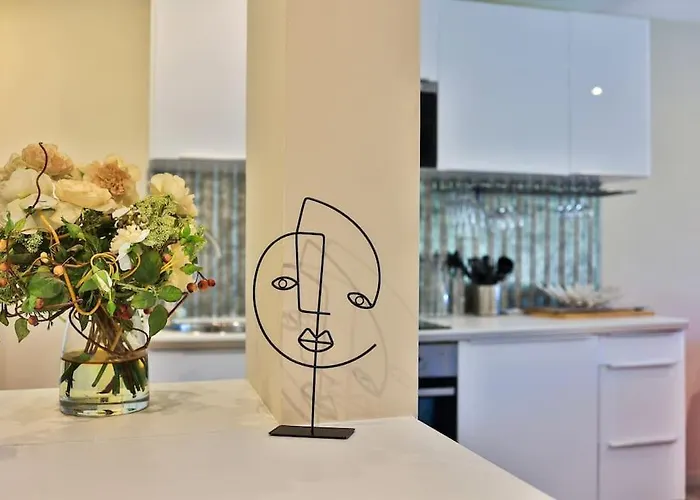 Centre St Tropez - Gd 2 Pieces, Piscine Et Parking Apartman *