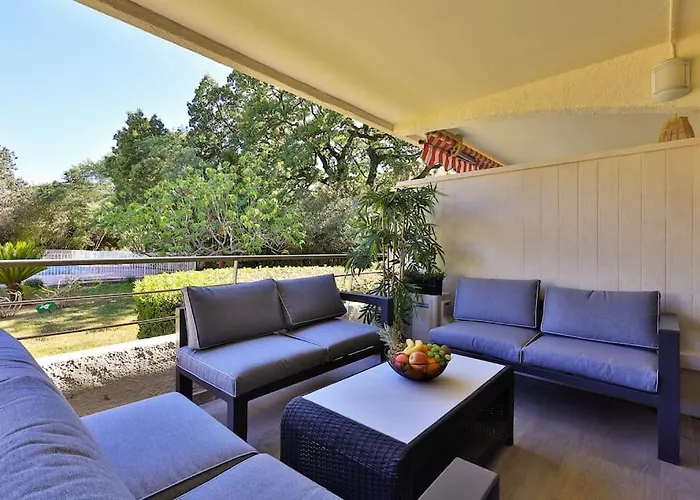 Centre St Tropez - Gd 2 Pieces, Piscine Et Parking