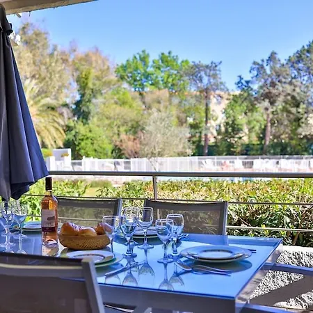 Centre St Tropez - Gd 2 Pieces, Piscine Et Parking Apartamento