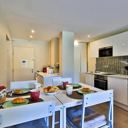 Centre St Tropez - Gd 2 Pieces, Piscine Et Parking * サントロペ