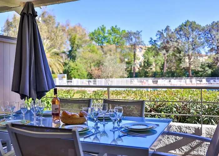 Centre St Tropez - Gd 2 Pieces, Piscine Et Parking Apartment