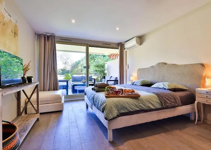 Centre St Tropez - Gd 2 Pieces, Piscine Et Parking Lägenhet *