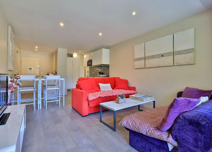 Centre St Tropez - Gd 2 Pieces, Piscine Et Parking Lägenhet